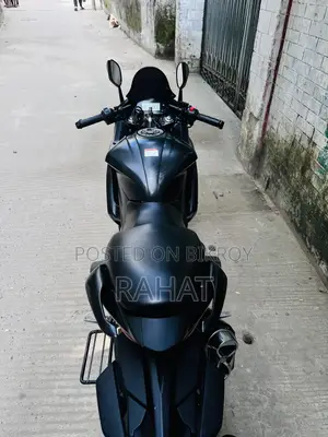সুজুকি জিক্সার এসএফ ২০২৪ কালো