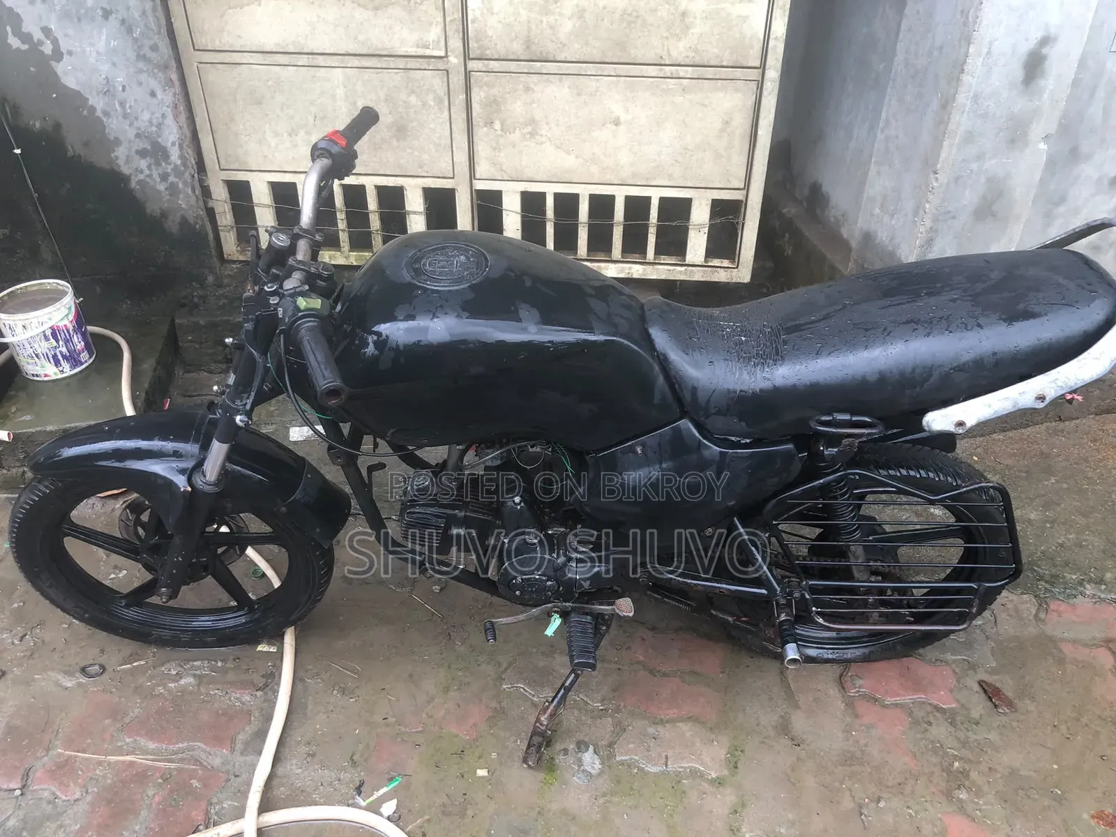 Walton Cruize 2011 Black