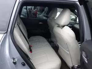 টয়োটা করোলা ক্রস ২০২২ গ্রে