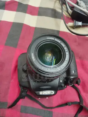 Canon 700D