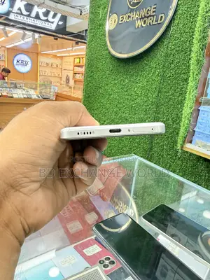 আইকিউওও ১২৮ জিবি সিলভার