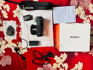 Sony ZV E-10 Camera + 16-50mm OSS Lens | Only 662 Shutter Count |