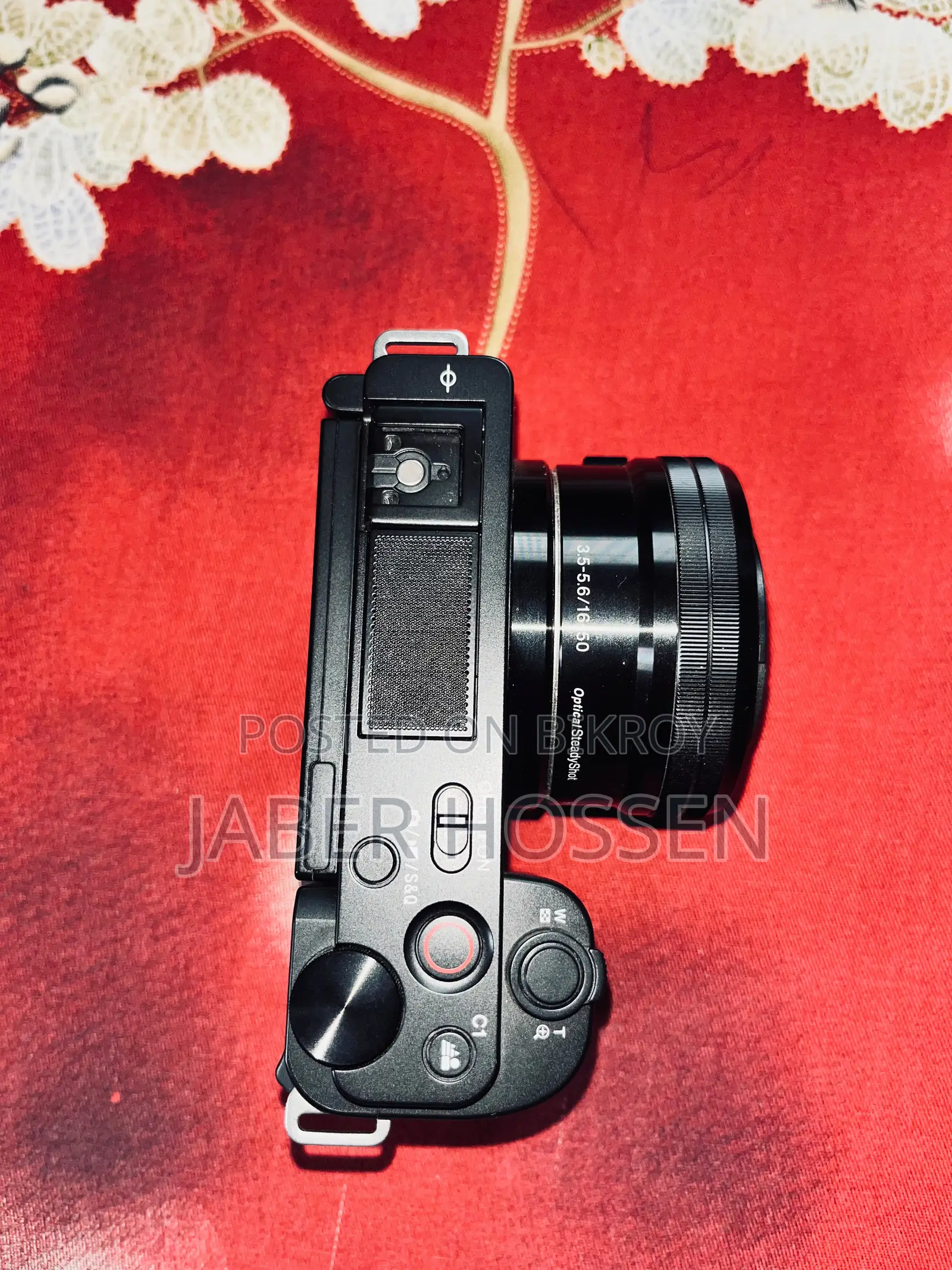 Sony ZV E-10 Camera + 16-50mm OSS Lens | Only 662 Shutter Count |