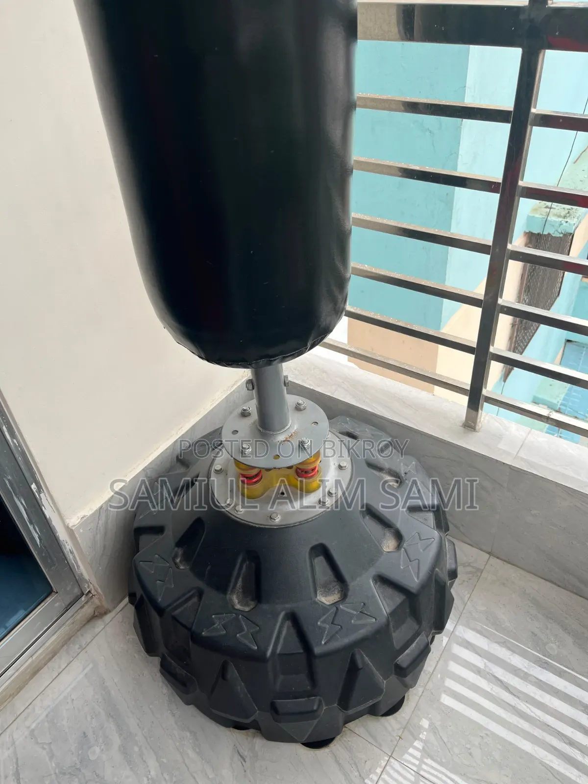 স্ট্যান্ডিং পাঞ্চিং/বক্সিং ব্যাগ