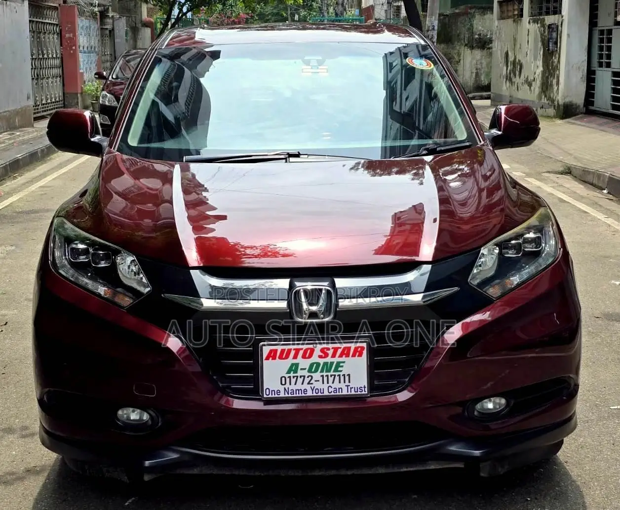 Honda Vezel 1.5 Two-Wheel Drive 2014 Maroon