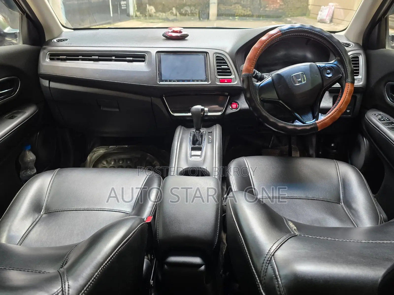 Honda Vezel 1.5 Two-Wheel Drive 2014 Maroon
