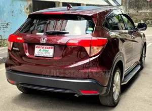 Honda Vezel 1.5 Two-Wheel Drive 2014 Maroon