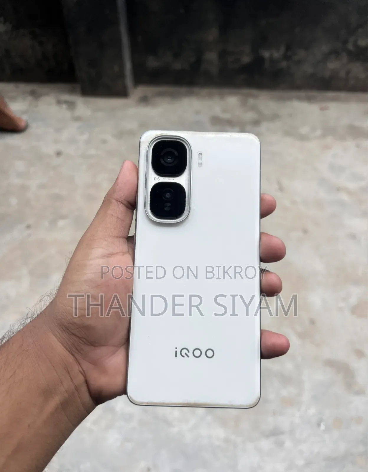 iQOO 256 GB White