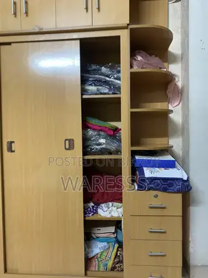 Wall Almirah