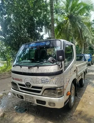 টয়োটা ডায়না পিকআপ ২০০৫