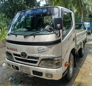 টয়োটা ডায়না পিকআপ ২০০৫