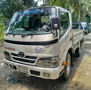 টয়োটা ডায়না পিকআপ ২০০৫