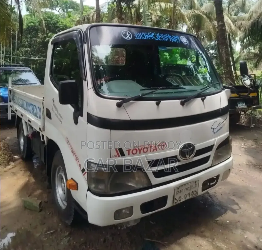 টয়োটা ডায়না পিকআপ ২০০৫
