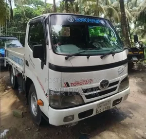 টয়োটা ডায়না পিকআপ ২০০৫