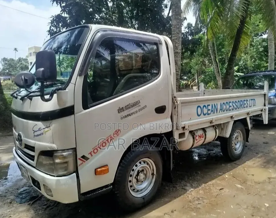 টয়োটা ডায়না পিকআপ ২০০৫