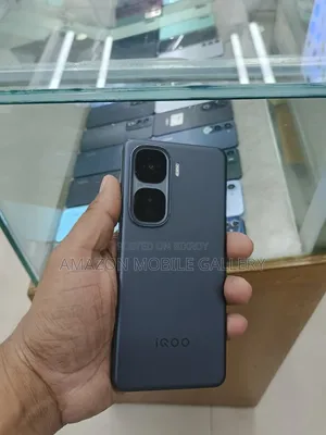 iQOO 256 GB Black