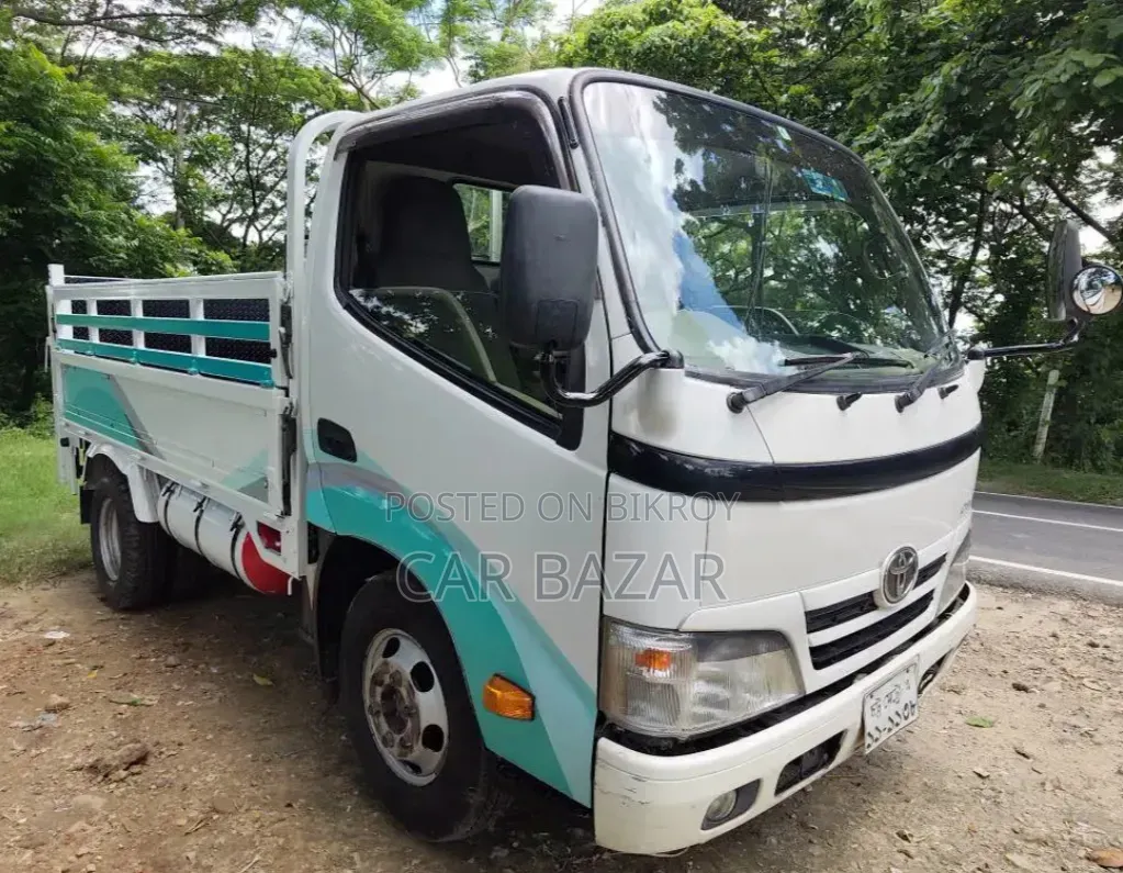 টয়োটা ডায়না পিকআপ ২০১৫