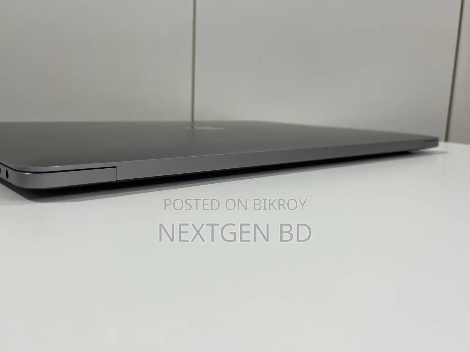 Laptop Apple MacBook Pro 2017 16GB Intel Core i7 SSD 512GB