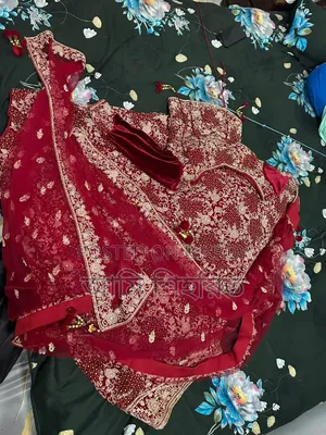 ইউকে থেকে কেনা সম্পূর্ণ ব্রাইডাল/পার্টি ড্রেস বিক্রয়ের জন্য