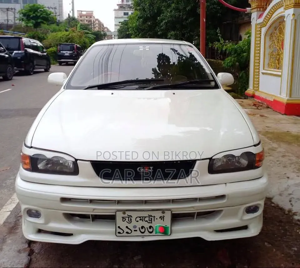 Toyota Corolla Sedan 1997 Off white