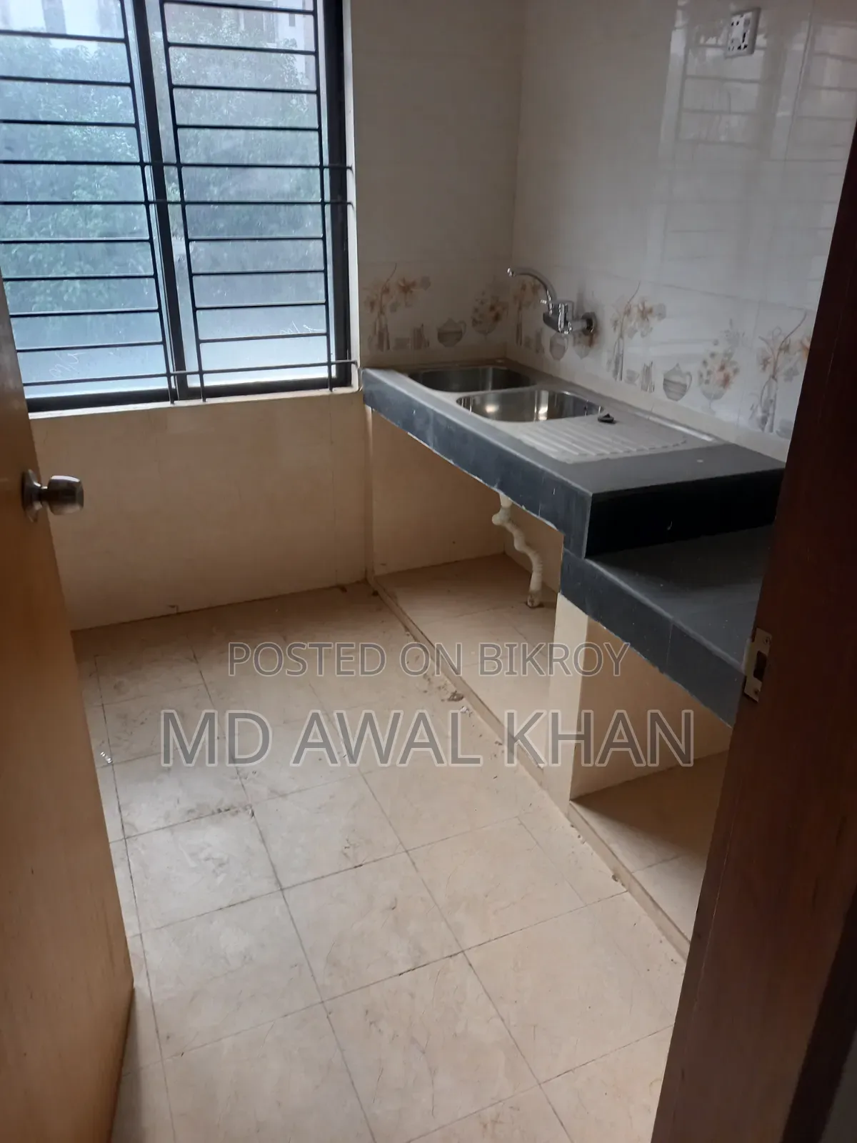 Furnished 3 Bedroom Apartment in Lalmatia, Mohammadpur for sale