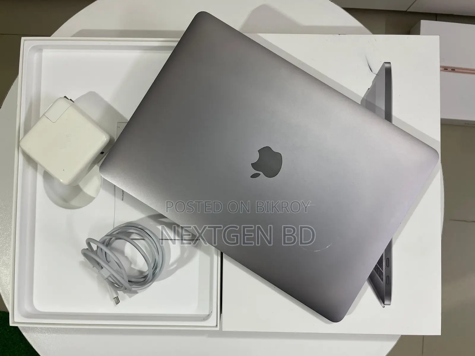 Laptop Apple MacBook Pro 2017 8GB Intel Core i5 SSD 256GB