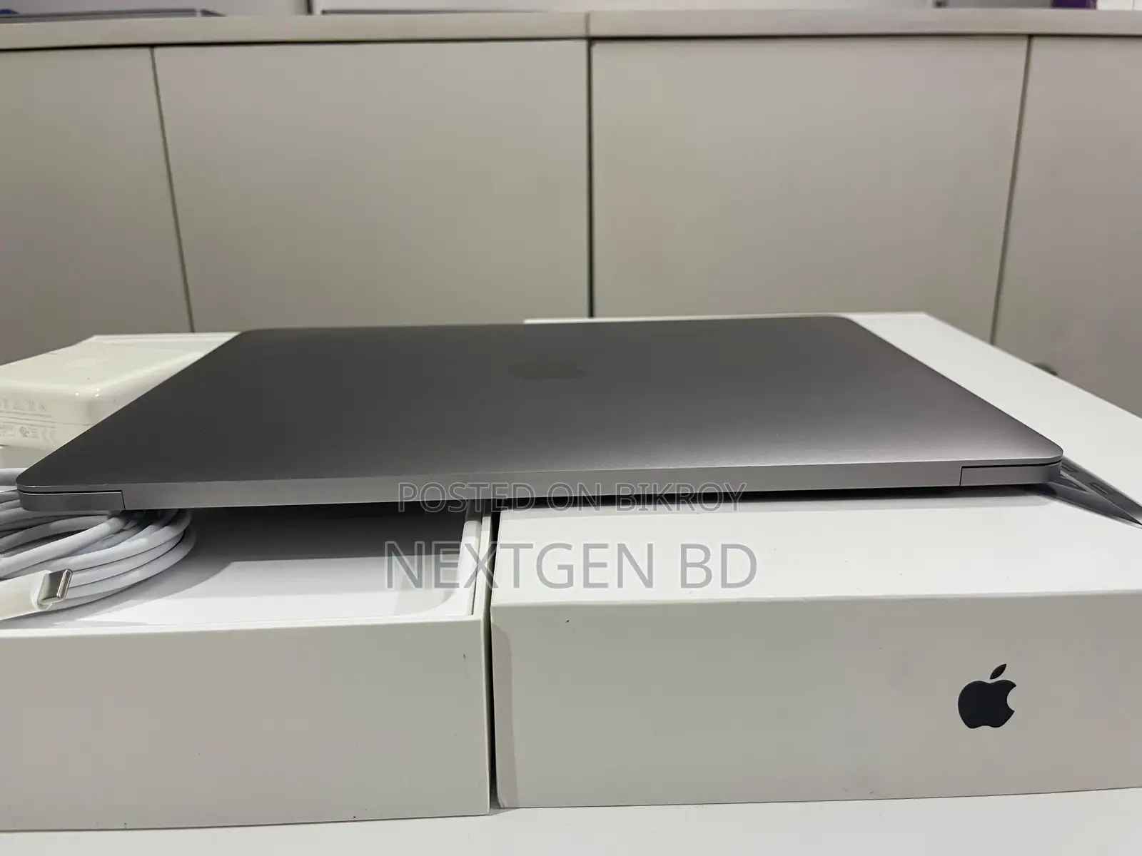 Laptop Apple MacBook Pro 2017 8GB Intel Core i5 SSD 256GB