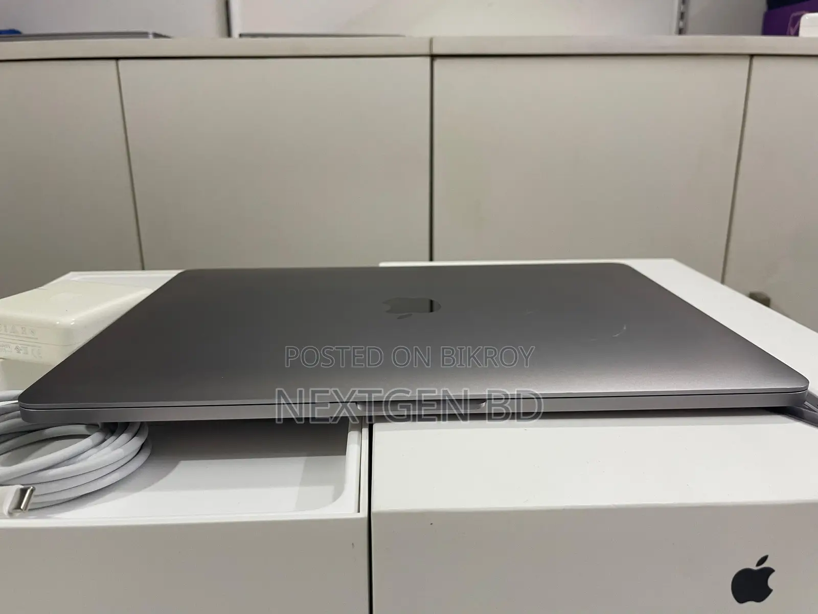 Laptop Apple MacBook Pro 2017 8GB Intel Core i5 SSD 256GB