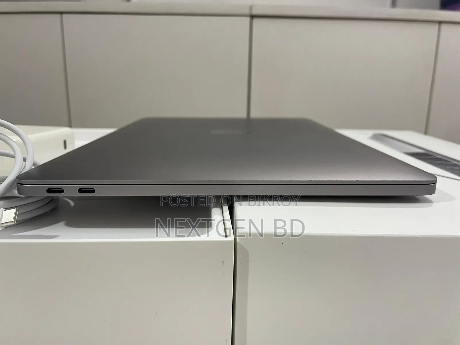 Laptop Apple MacBook Pro 2017 8GB Intel Core i5 SSD 256GB