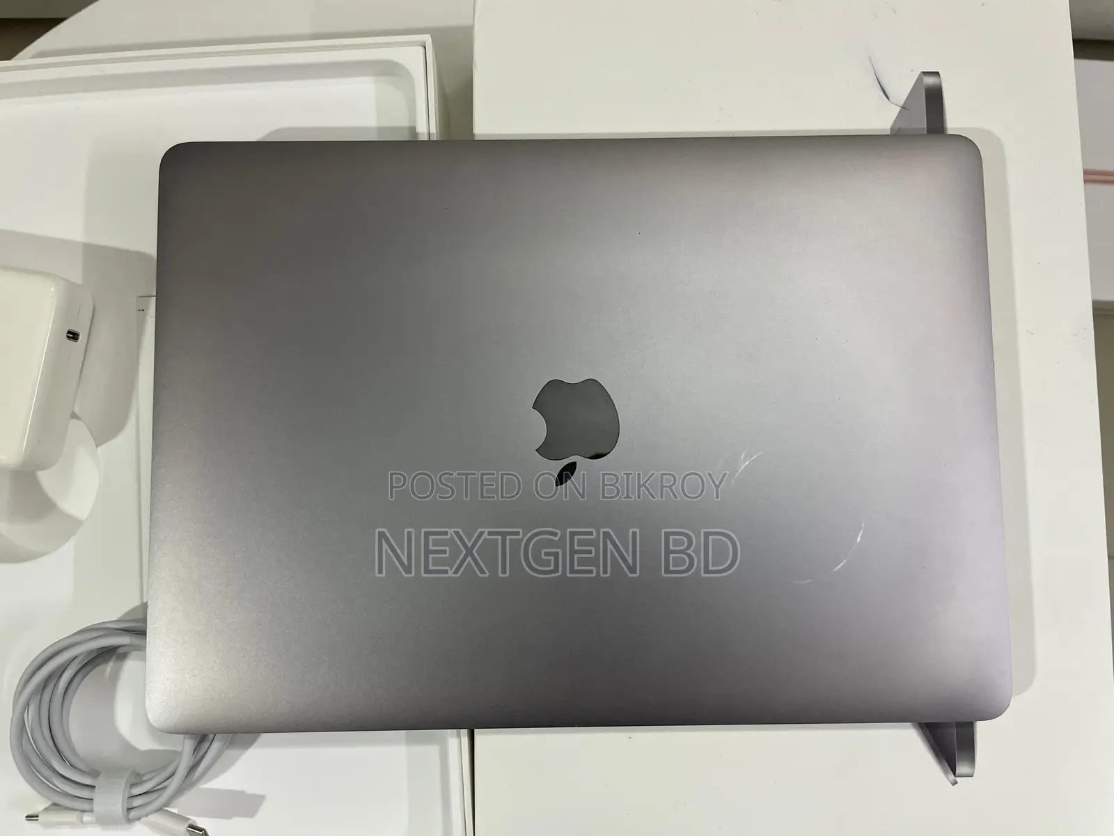 Laptop Apple MacBook Pro 2017 8GB Intel Core i5 SSD 256GB