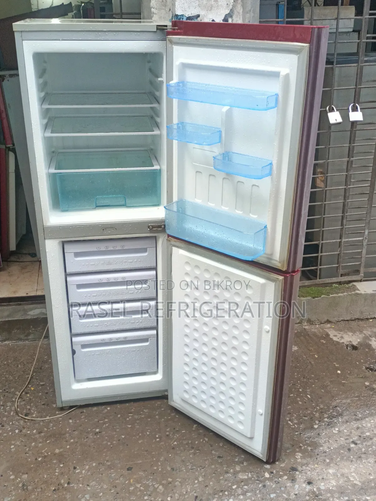 380 Liter Running LG Fridge for Sale.