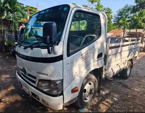 Toyota Dyna Pickup 2013