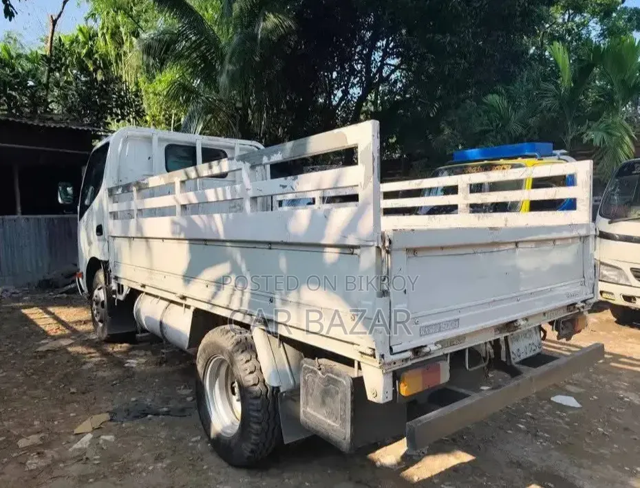 Toyota Dyna Pickup 2013