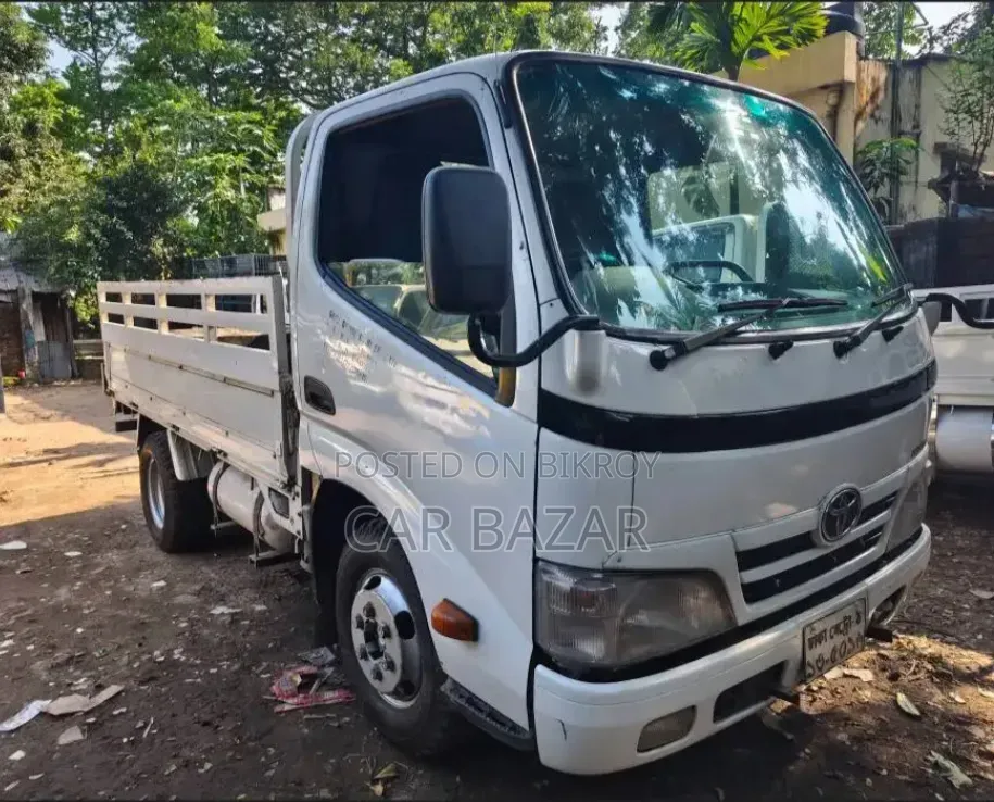 Toyota Dyna Pickup 2013