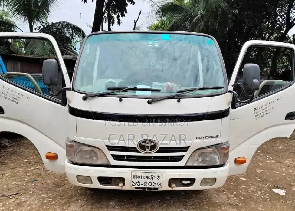 Toyota Dyna Pickup 2013