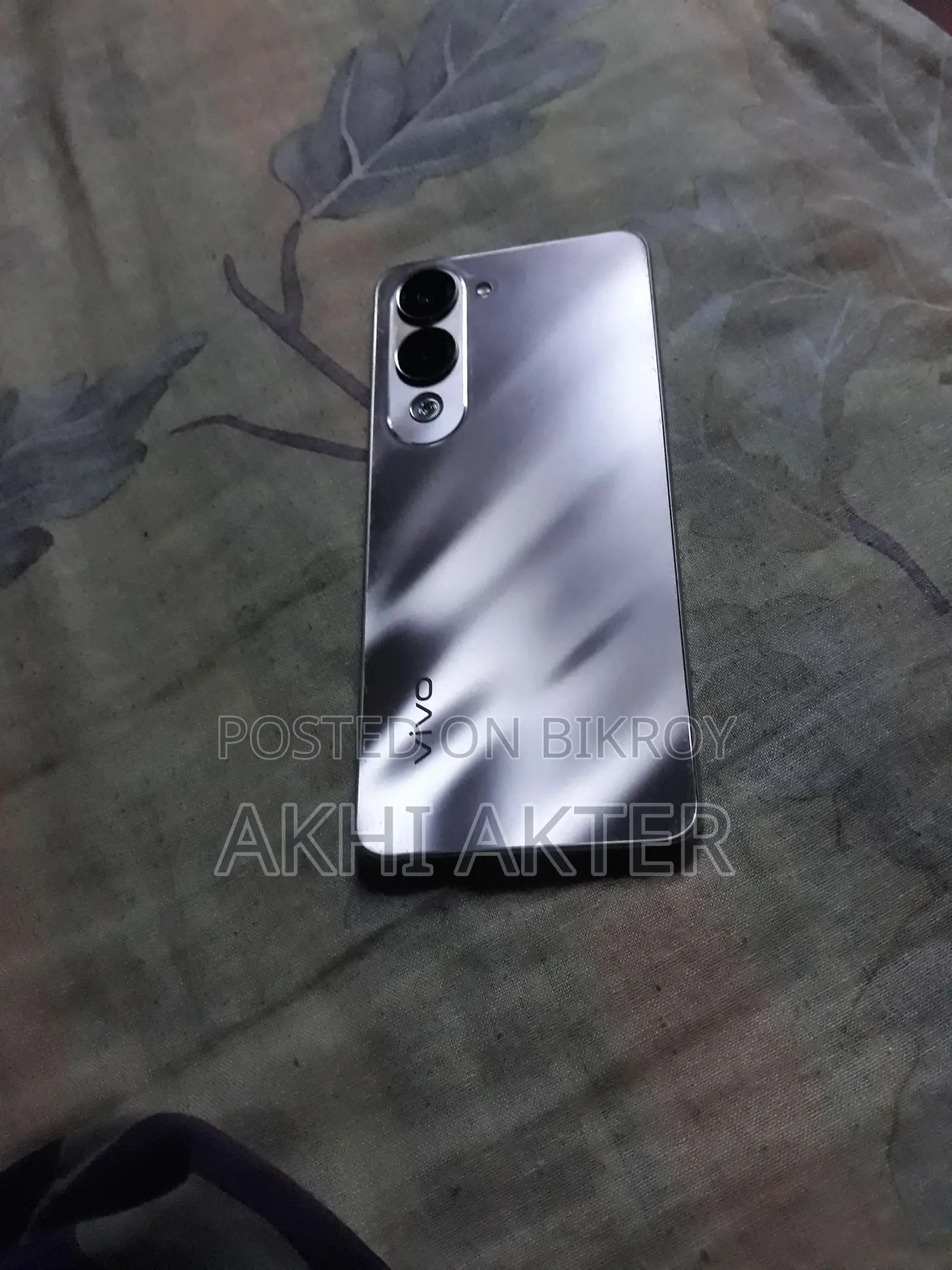Vivo Y04 128 GB Silver