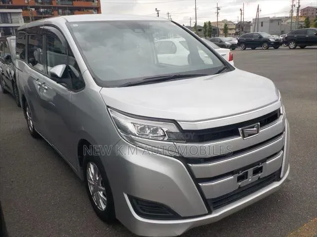 Toyota Noah 2021 Silver