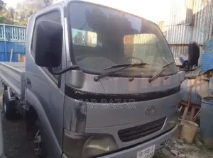 টয়োটা ডায়না পিকআপ ২০০৫