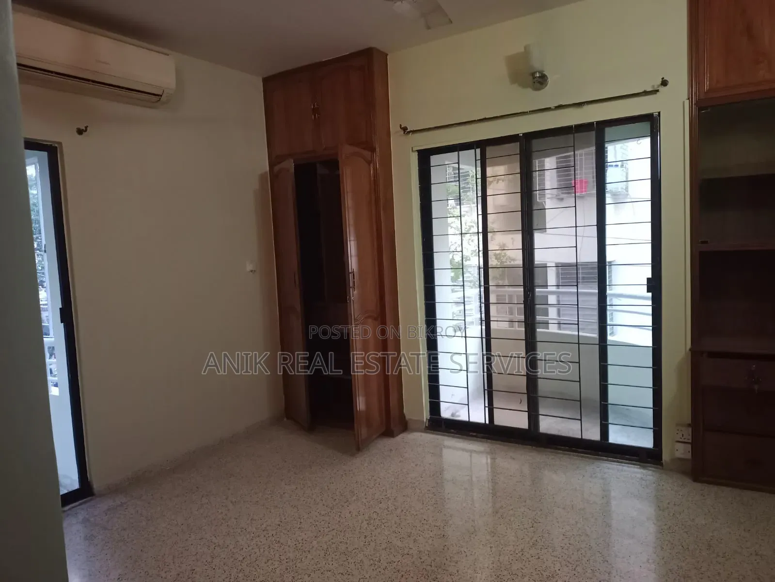 গুলশানের অনিক রিয়েল এস্টেটে ৩ বেডরুমের অ্যাপার্টমেন্ট ভাড়া দেওয়া হবে