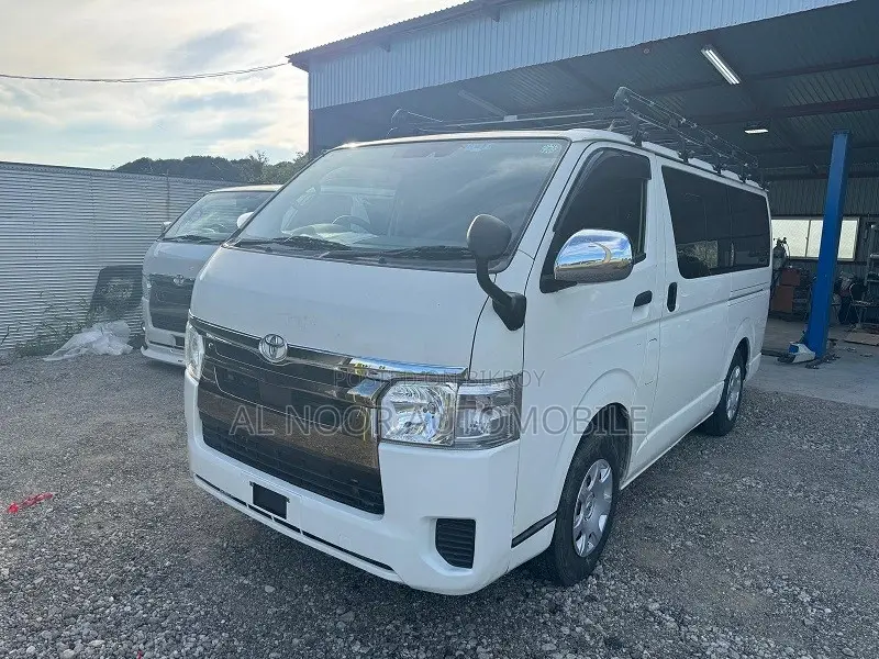 Toyota HiAce 2021 White