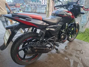 বাজাজ পালসার ১৫০ ২০২২ ব্ল্যাক