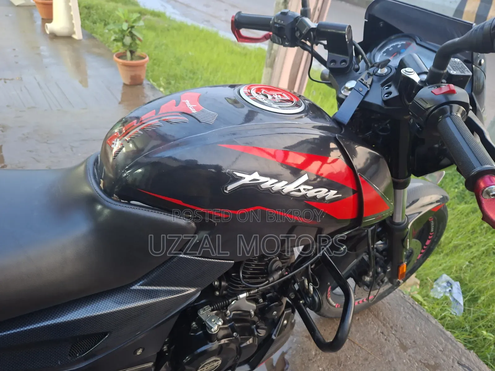 বাজাজ পালসার ১৫০ ২০২২ ব্ল্যাক