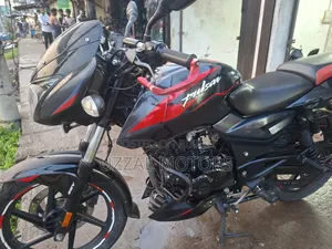 বাজাজ পালসার ১৫০ ২০২২ ব্ল্যাক