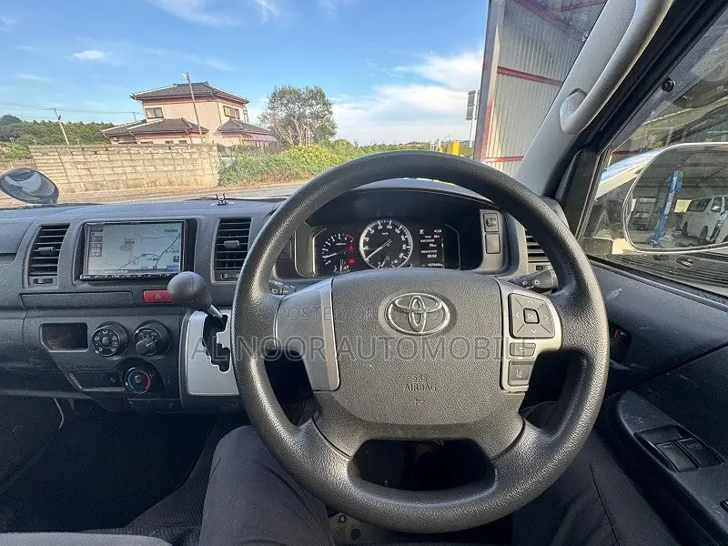 Toyota HiAce 2021 White