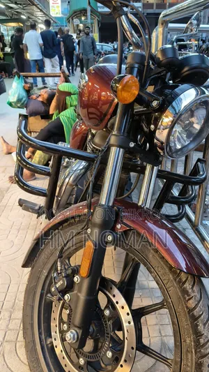 Royal Enfield Meteor 350 2025 Red
