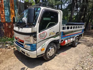টয়োটা ডাইনা পিকআপ ২০১৯