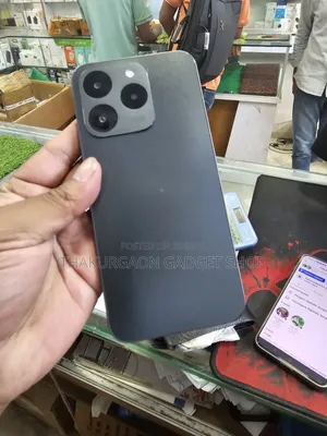 রিয়েলমি ১৫টি ২৫৬ জিবি ব্ল্যাক