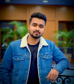 শোরুম ম্যানেজার
