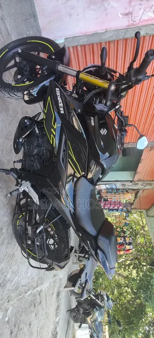 সুজুকি জিক্সার ২০২৫ কালো