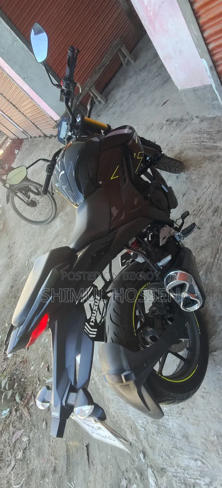 সুজুকি জিক্সার ২০২৫ কালো